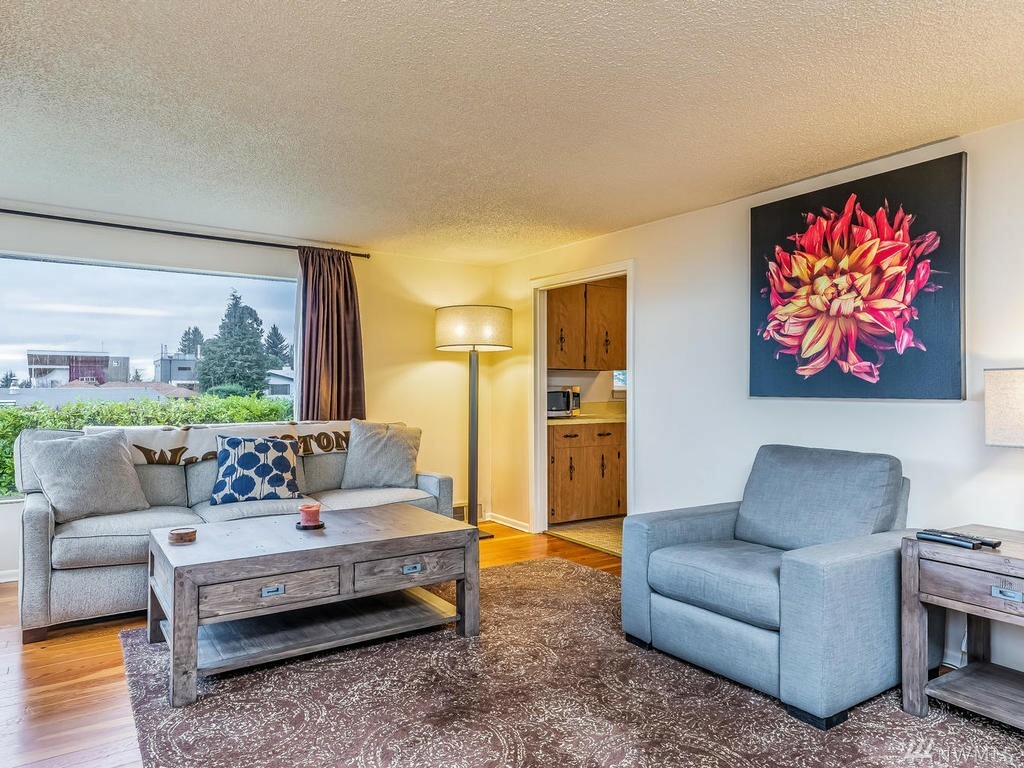 Property Photo: 1932 NW 95th St WA 98117