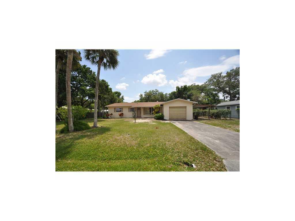 Property Photo: 181 12th Place SE FL 32962