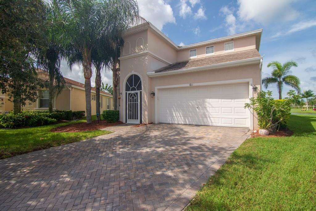 Property Photo:  611 Calamondin Way  FL 32968 