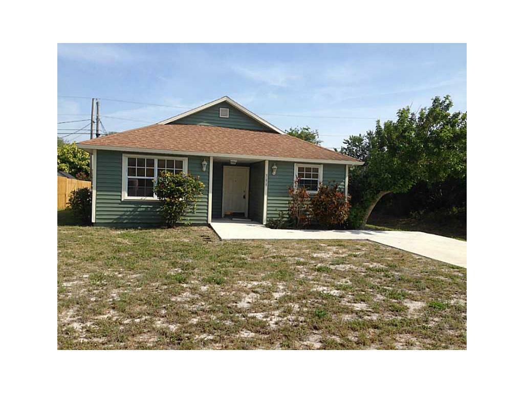 Property Photo:  308 13th Lane  FL 32962 