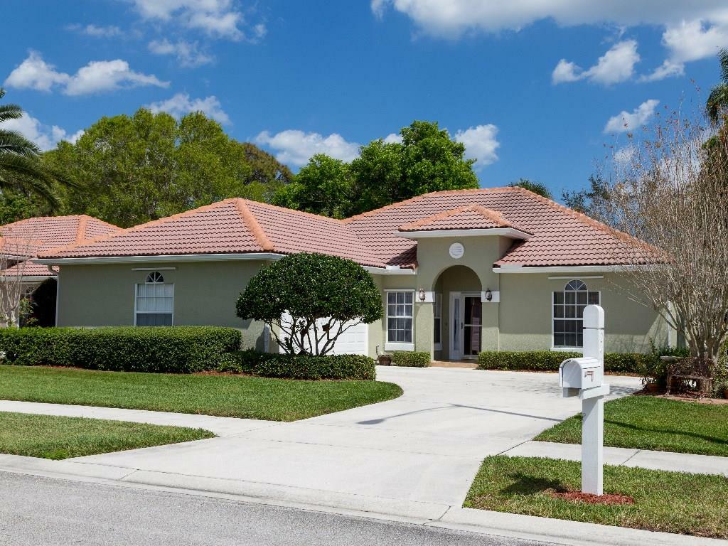 Property Photo:  2440 45th Avenue  FL 32966 