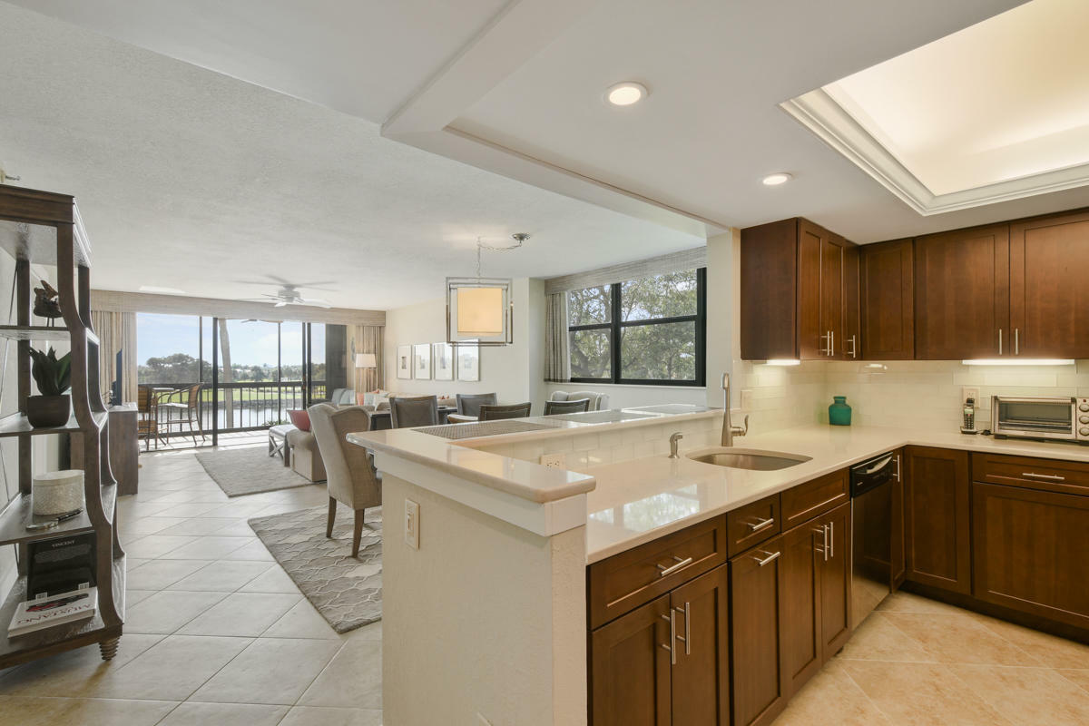 Property Photo: 356 Golfview Road 310 FL 33408