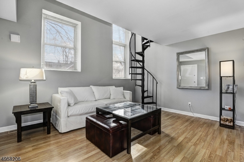 Property Photo:  5 Center Ave Unit 2  NJ 07960 