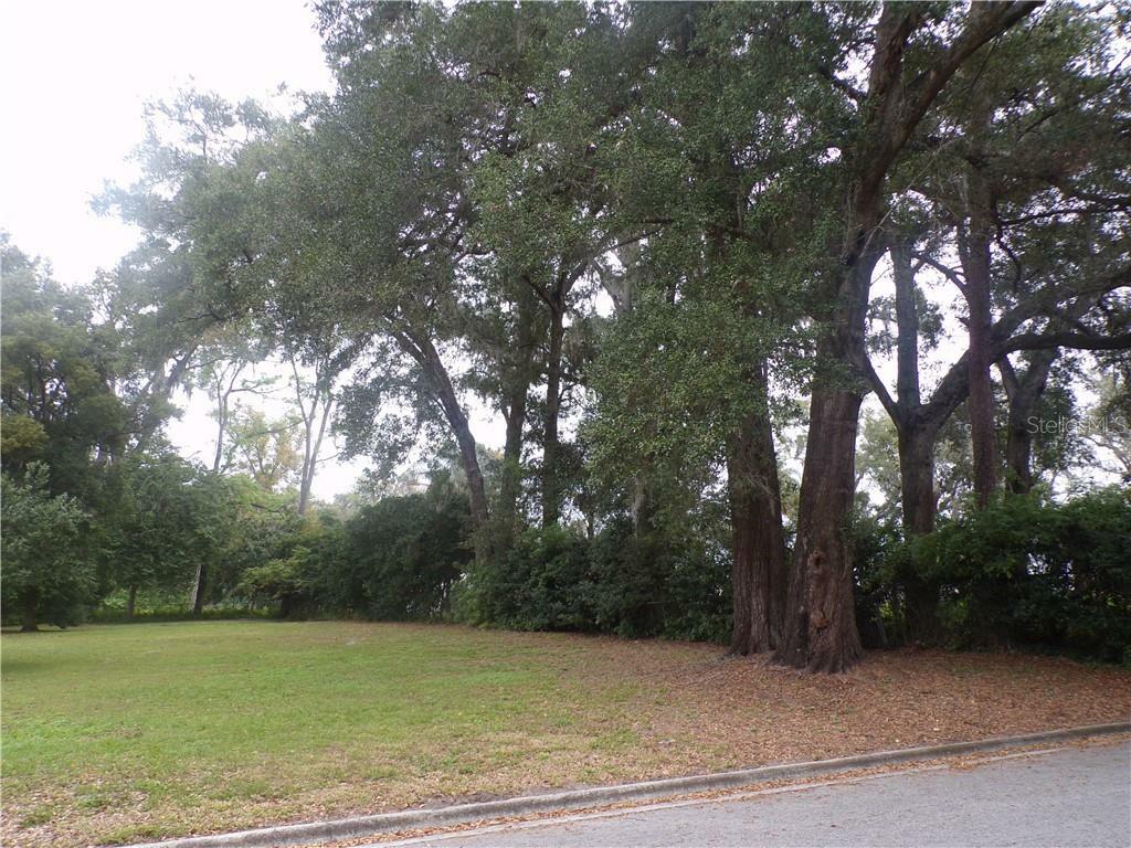 Property Photo:  821 E 8th Street  FL 32703 