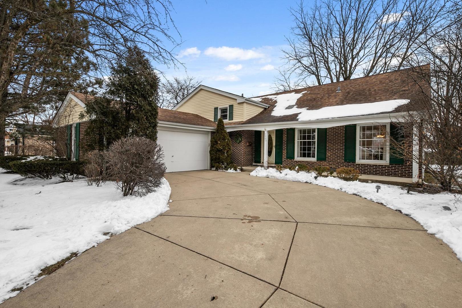 Property Photo: 3009 North Stratford Road IL 60004