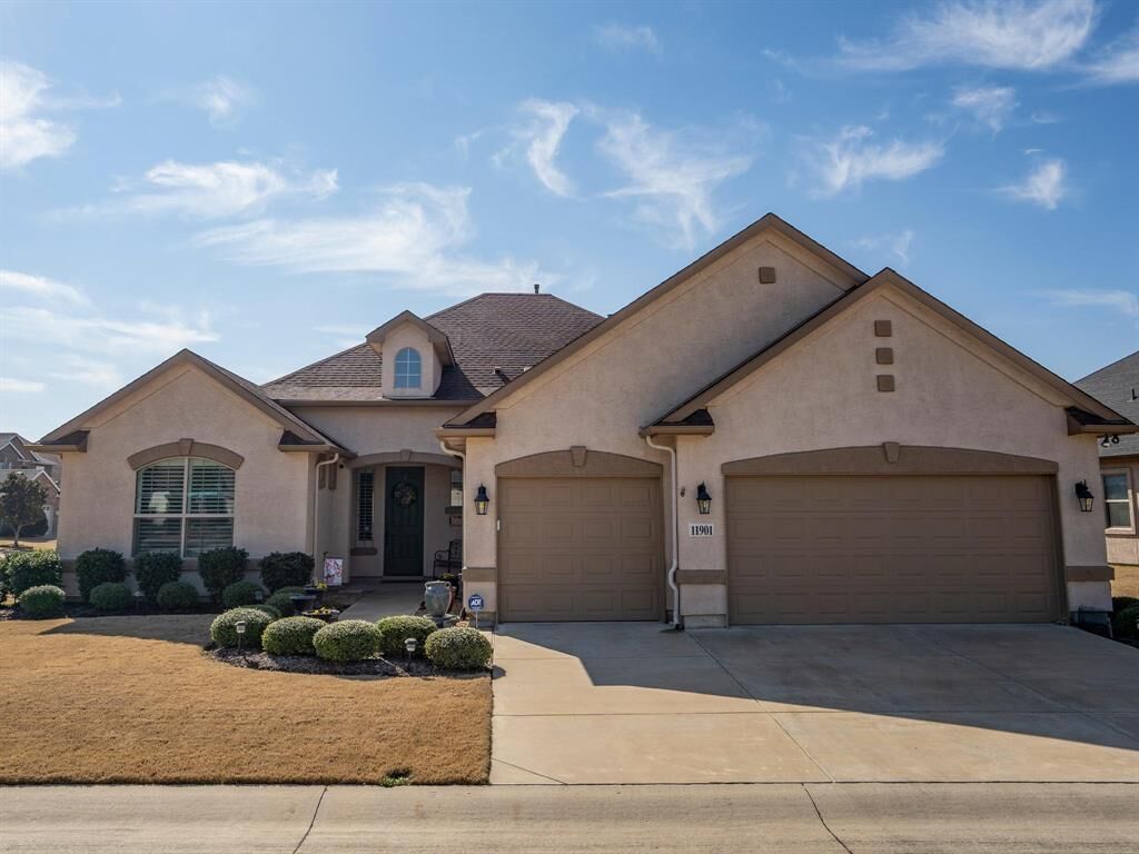 Property Photo:  11901 Glenbrook Street  TX 76207 