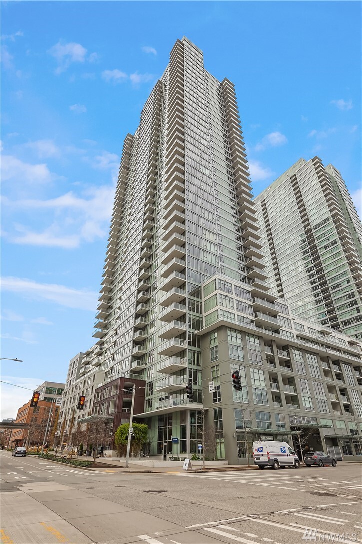 Property Photo: 588 Bell Street 1608S WA 98121