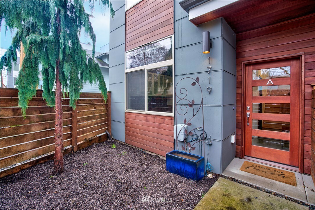 Property Photo: 1719 NW 64th Street A WA 98107