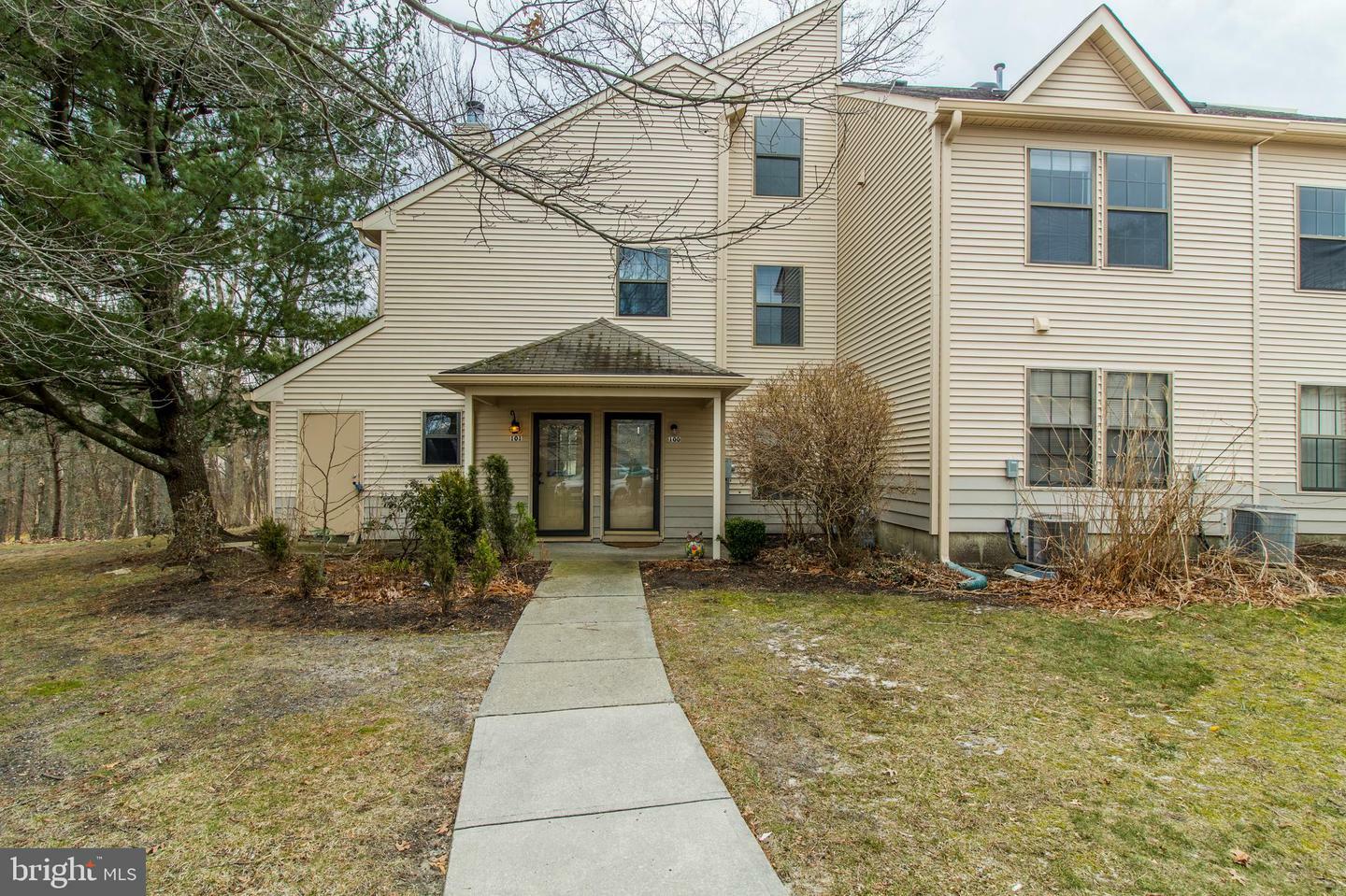 Property Photo:  100 Larkspur Lane  NJ 08527 