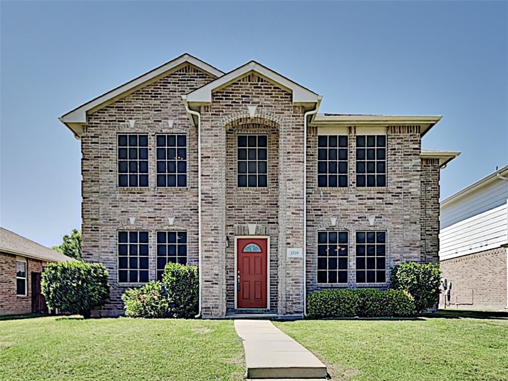 Property Photo: 1709 Terrell Drive TX 75002