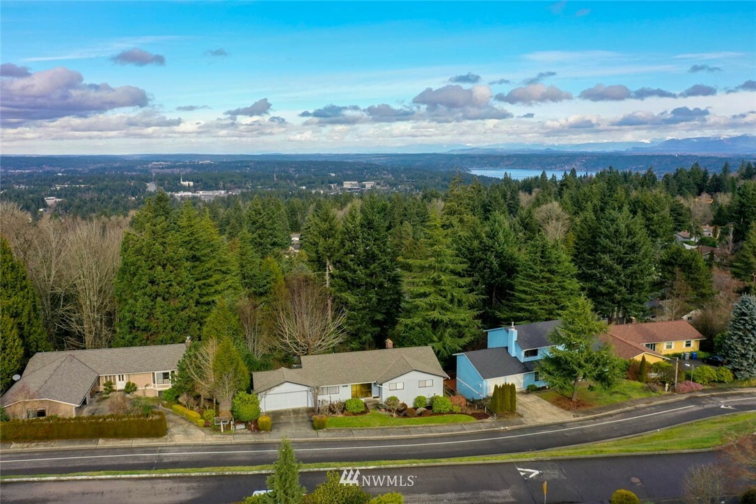 Property Photo: 14803 SE 49th Street WA 98006