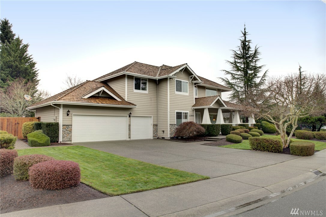 Property Photo:  13503 159th St Ct E  WA 98374 