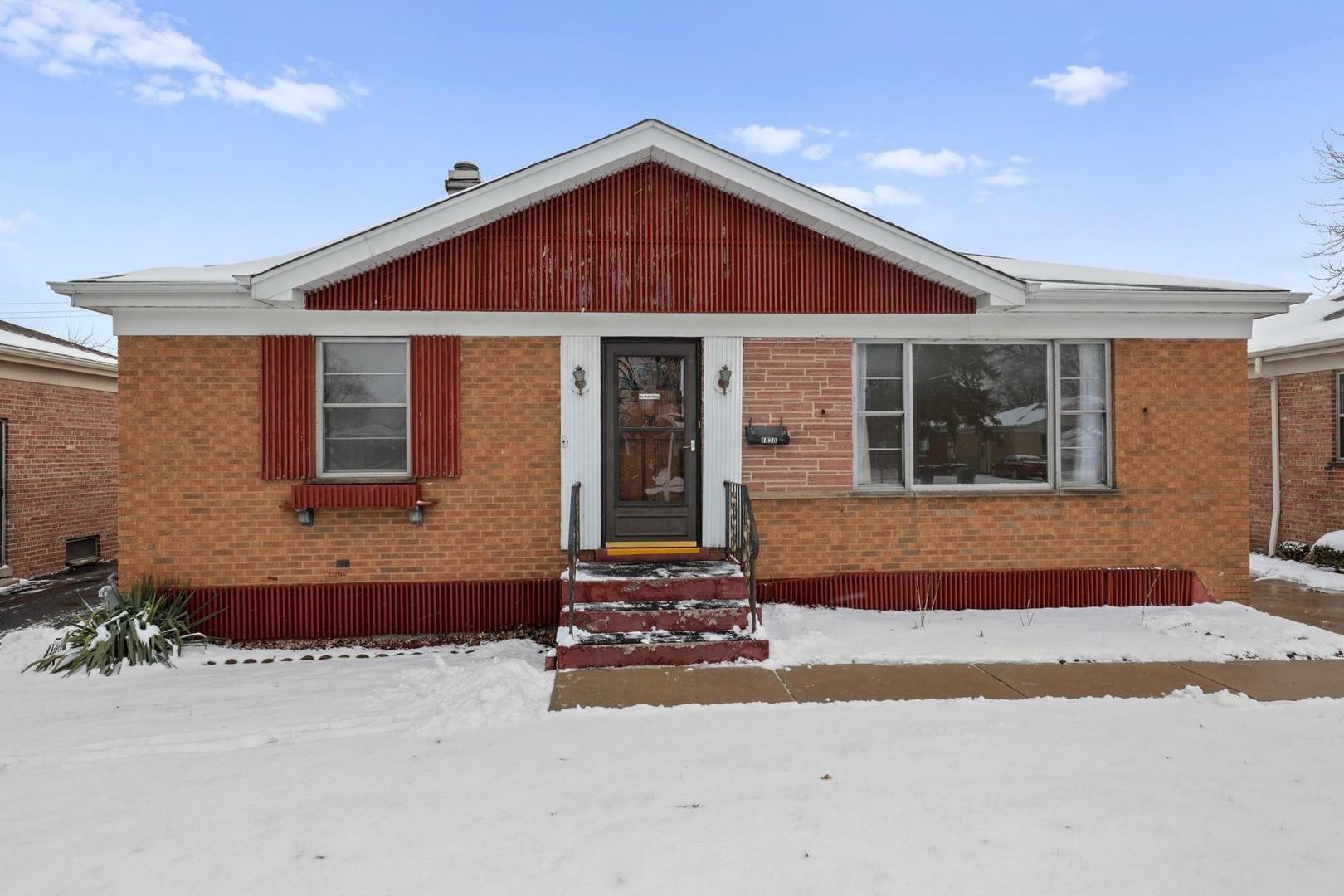 Property Photo:  1820 Mayfair Avenue  IL 60154 