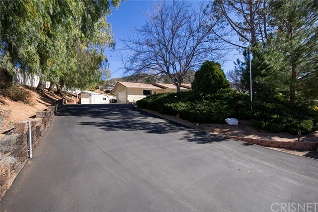 Property Photo:  33666 Tradepost Road  CA 93510 