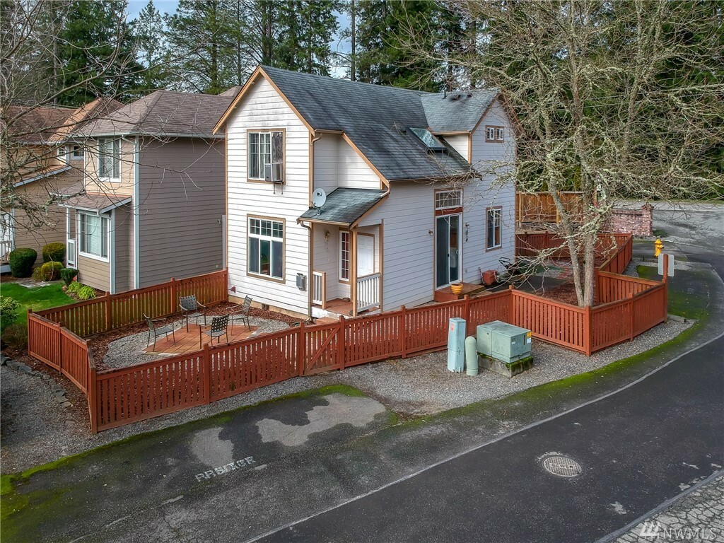 Property Photo:  25123 Roberts Dr 107  WA 98010 