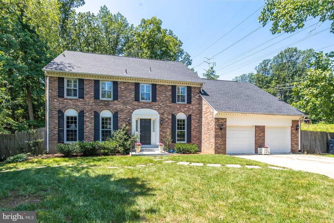 Property Photo: 3721 Ivanhoe Lane VA 22310