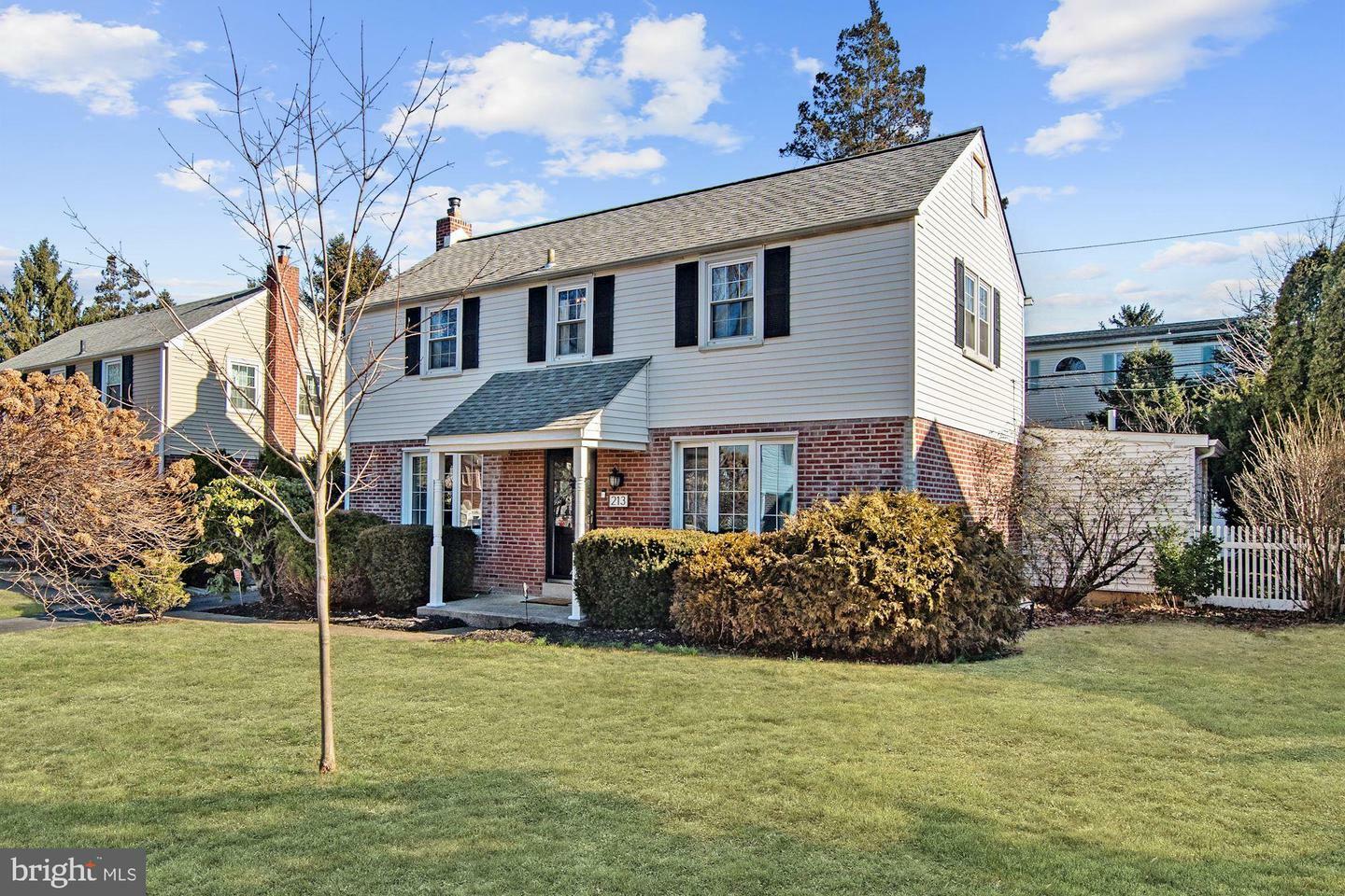 Property Photo:  213 Heatherwood Road  PA 19083 