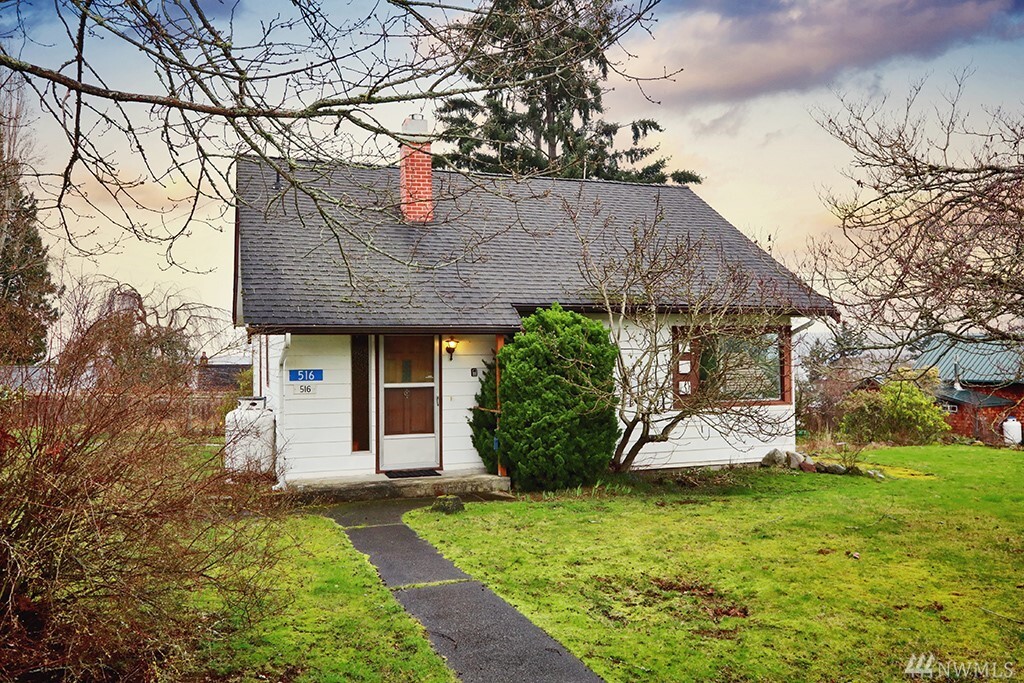 Property Photo: 516 2nd St WA 98260