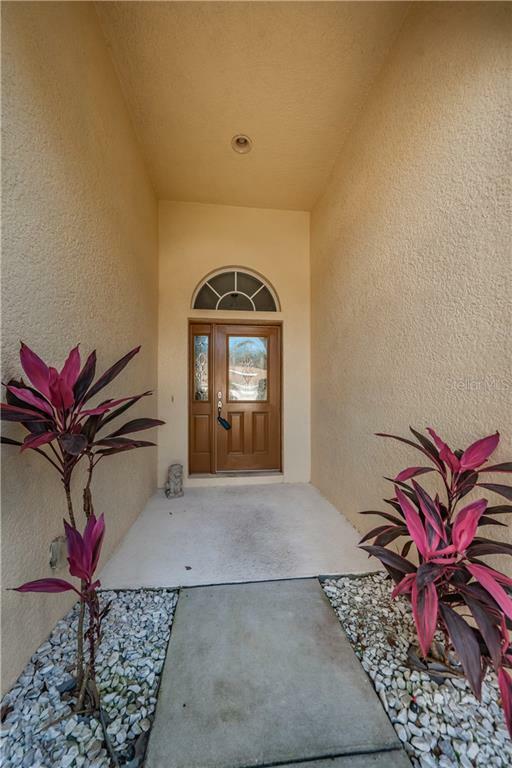 Property Photo:  1904 Oswego Drive  FL 34691 