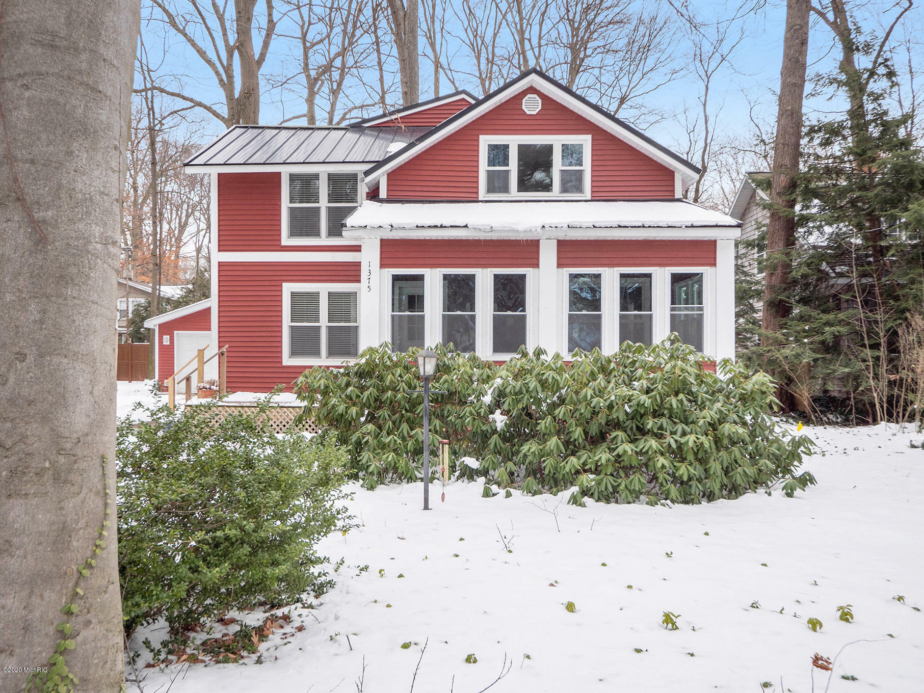 Property Photo:  1375 Waukazoo Drive  MI 49424 