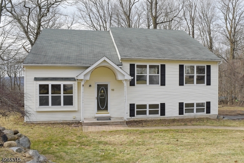 Property Photo:  10 Sagamore Rd  NJ 07874 