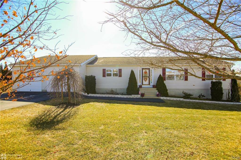 Property Photo:  195 Pheasant Hill Drive  PA 18058 