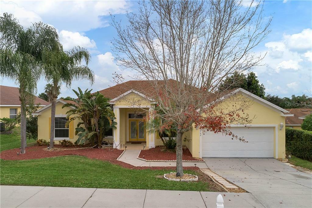 Property Photo:  11942 Willow Grove Lane  FL 34711 