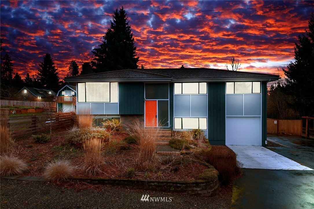 Property Photo:  9905 S 232nd Street  WA 98031 