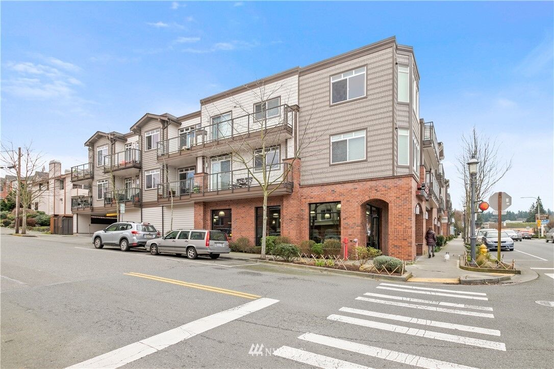 Property Photo:  505 5th Avenue S 313  WA 98020 