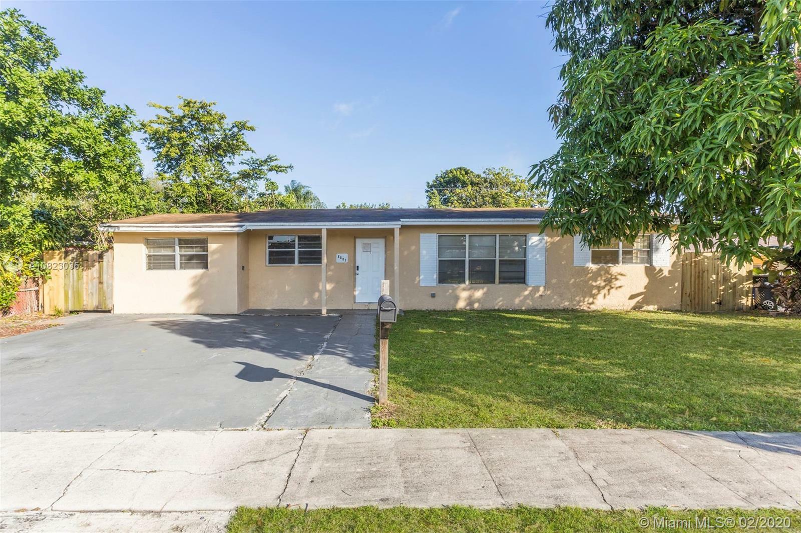 Property Photo:  6581 Hayes St  FL 33024 