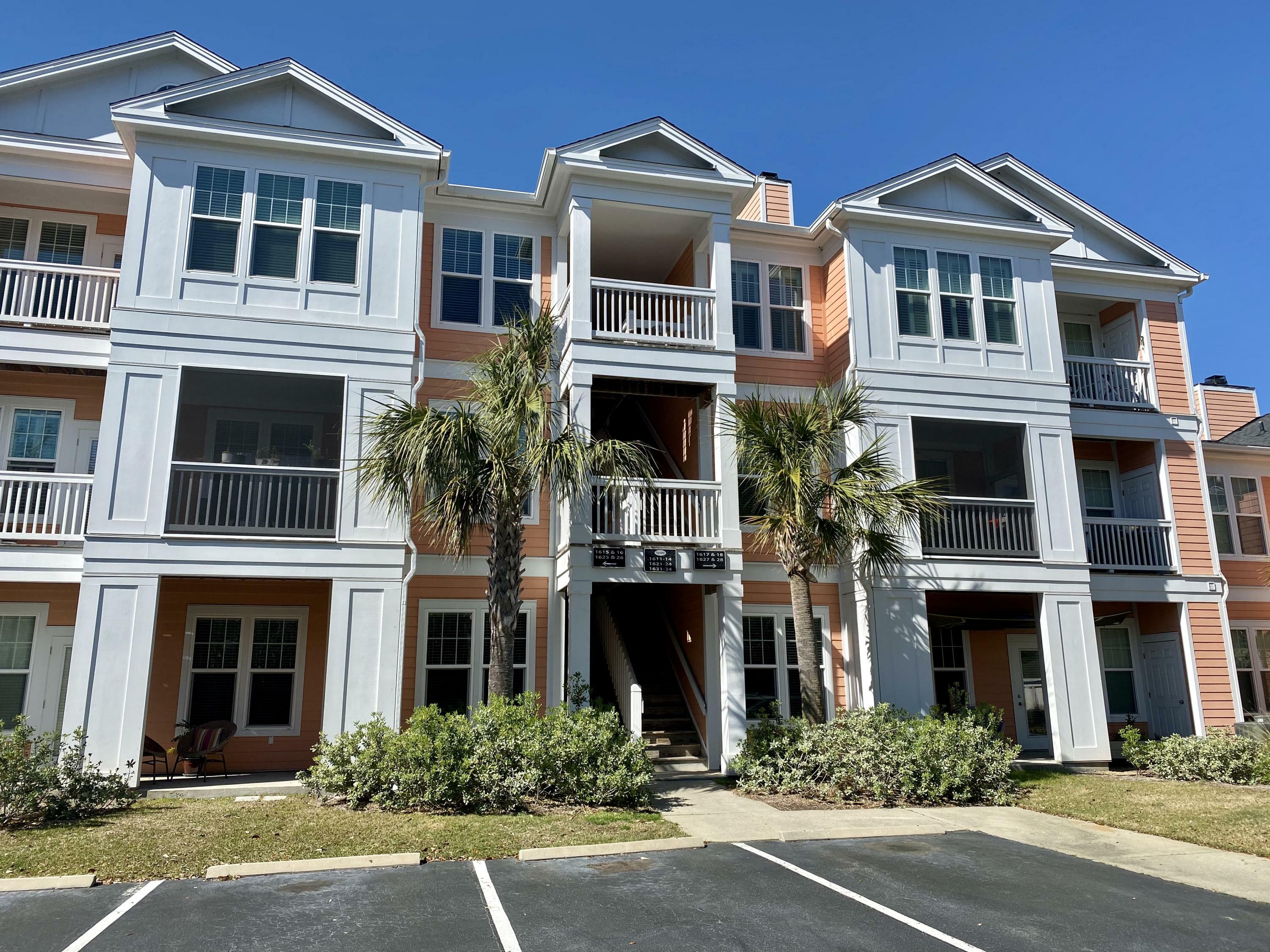 Property Photo: 1631 Chatelain Way SC 29464