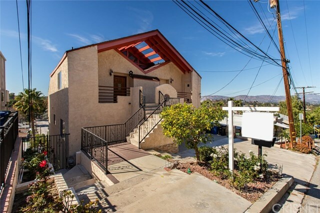 Property Photo:  5289 Calatrana Drive  CA 91364 