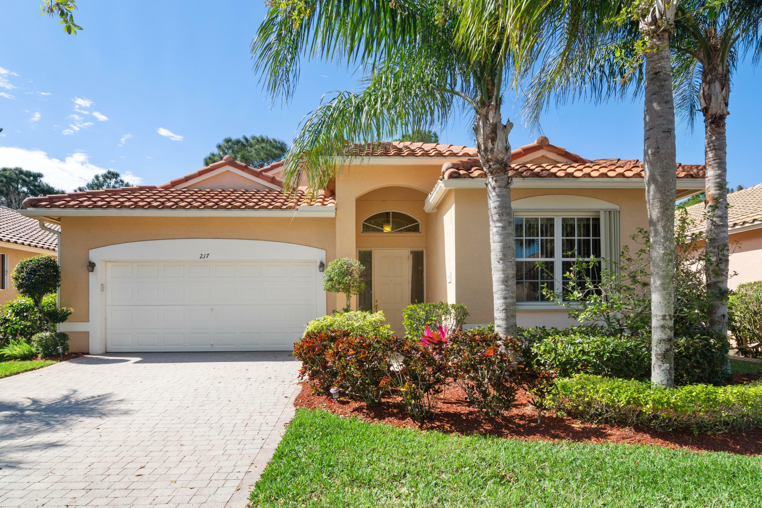 Property Photo:  217 NW Chorale Way  FL 34986 