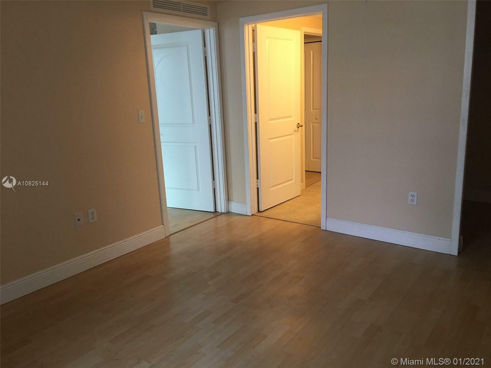 Property Photo:  170 SE 14th St 1507  FL 33131 