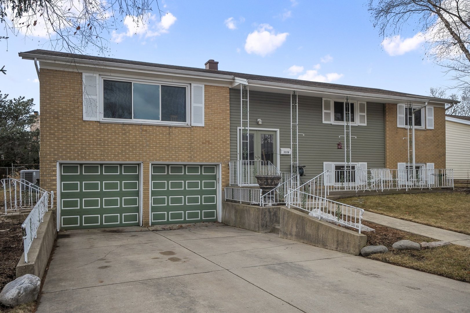 Property Photo:  1119 Sayles Drive  IL 60074 