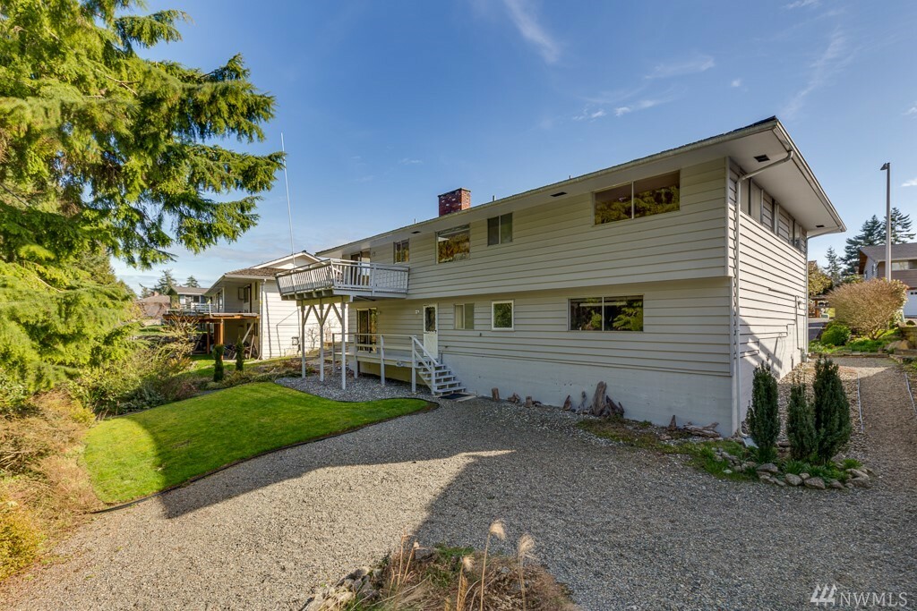Property Photo: 4828 W Glenhaven Dr WA 98203