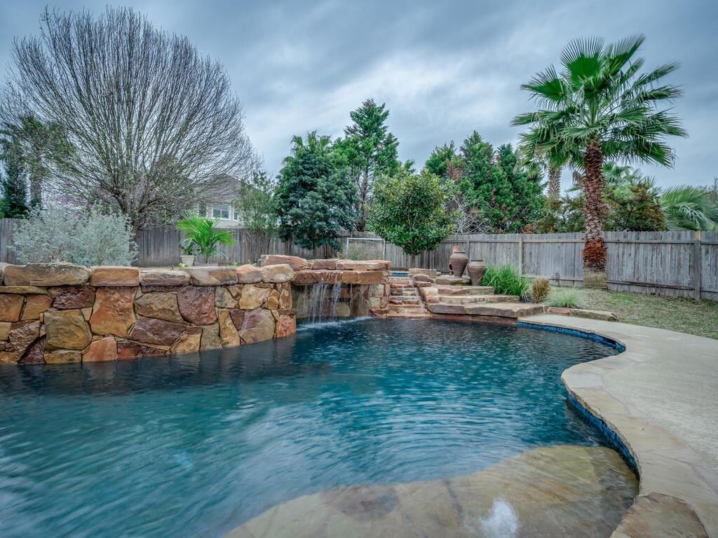 Property Photo:  1909 Rio Mesa Drive  TX 78732 