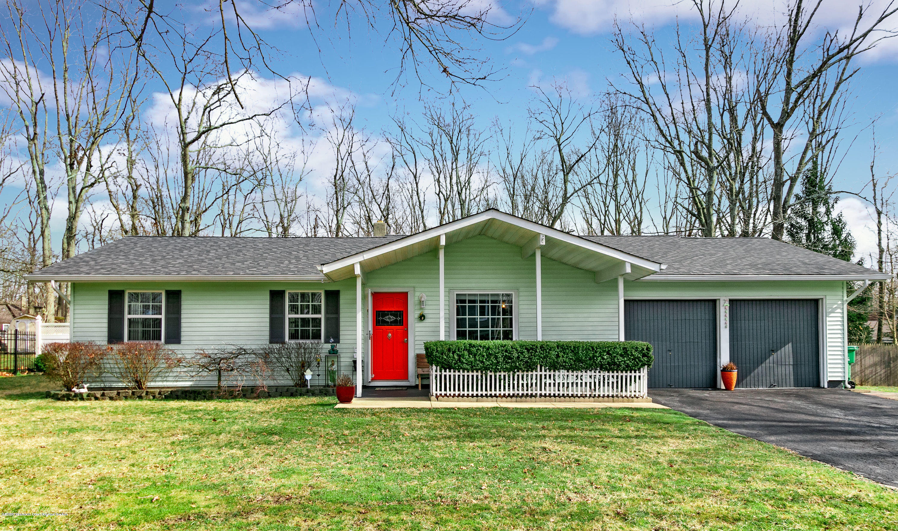Property Photo: 6 New Castle Court NJ 08527