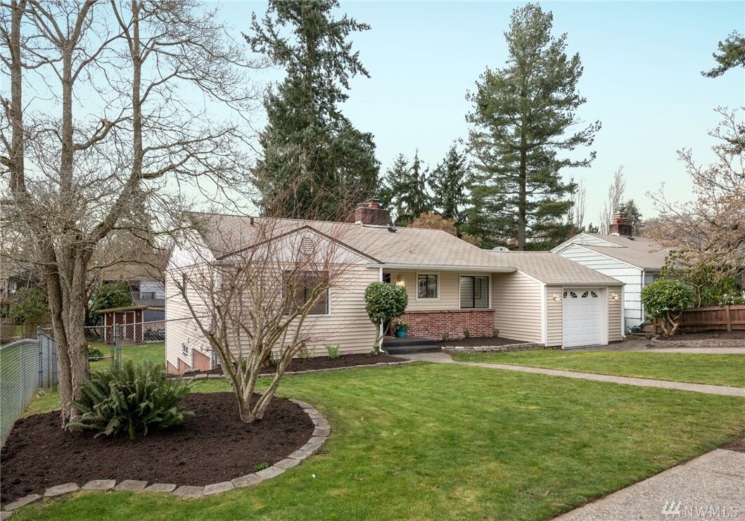 Property Photo:  17019  14th Avenue NE  WA 98155 