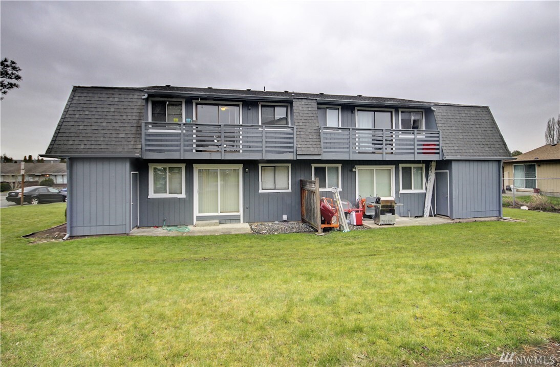 Property Photo: 130 Stanford Dr WA 98273