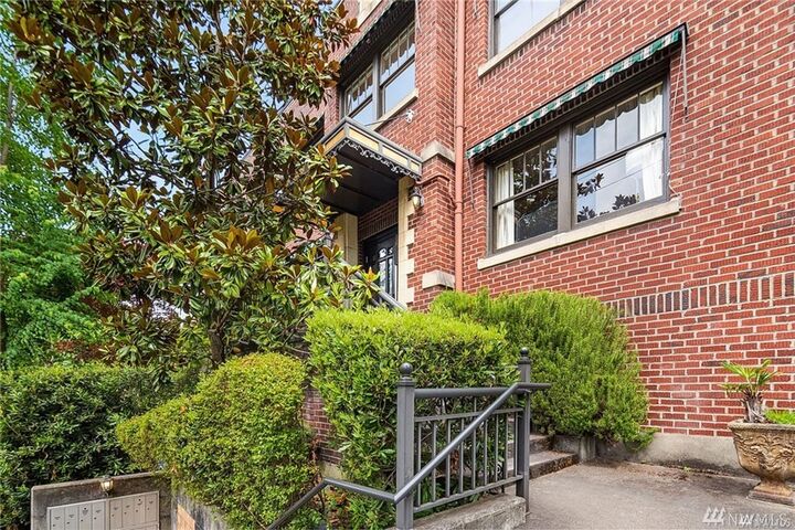 2634  Franklin Avenue E 206  Seattle WA 98102 photo