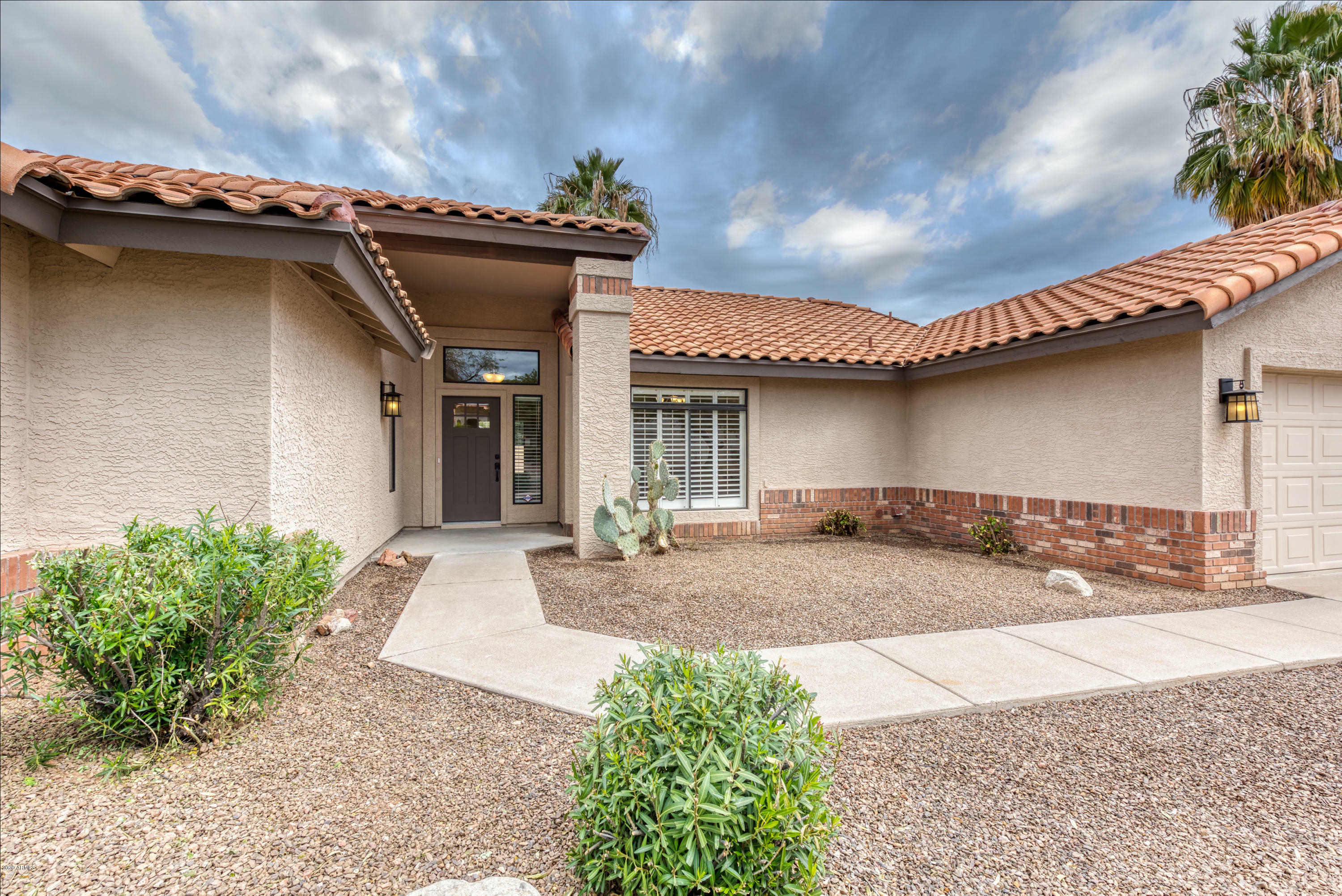 Property Photo:  16910 E De Anza Drive  AZ 85268 