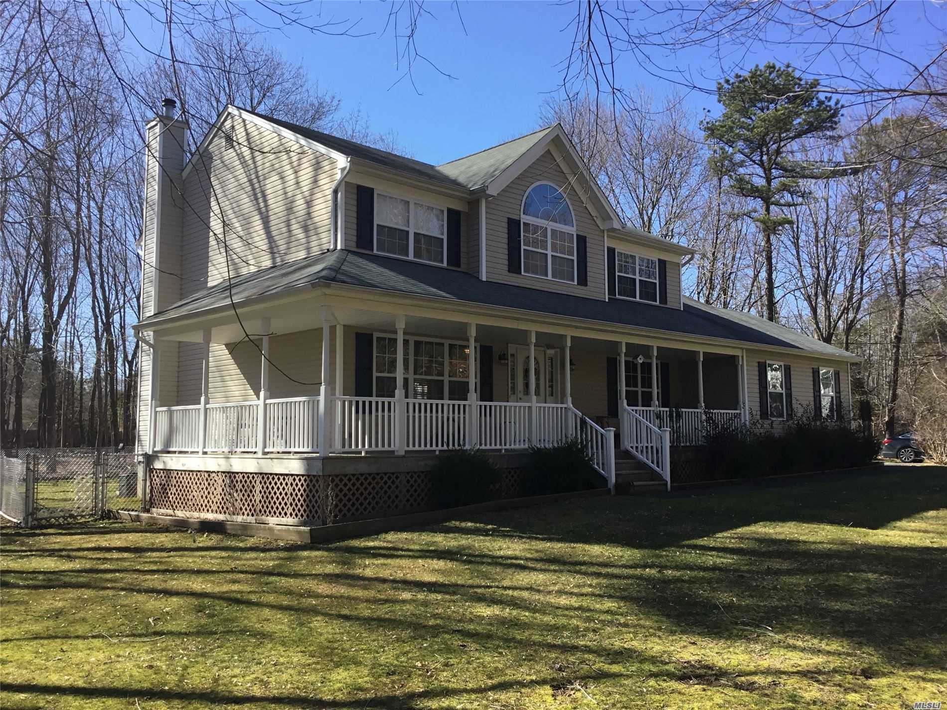 Property Photo:  28 Raynor Road  NY 11961 