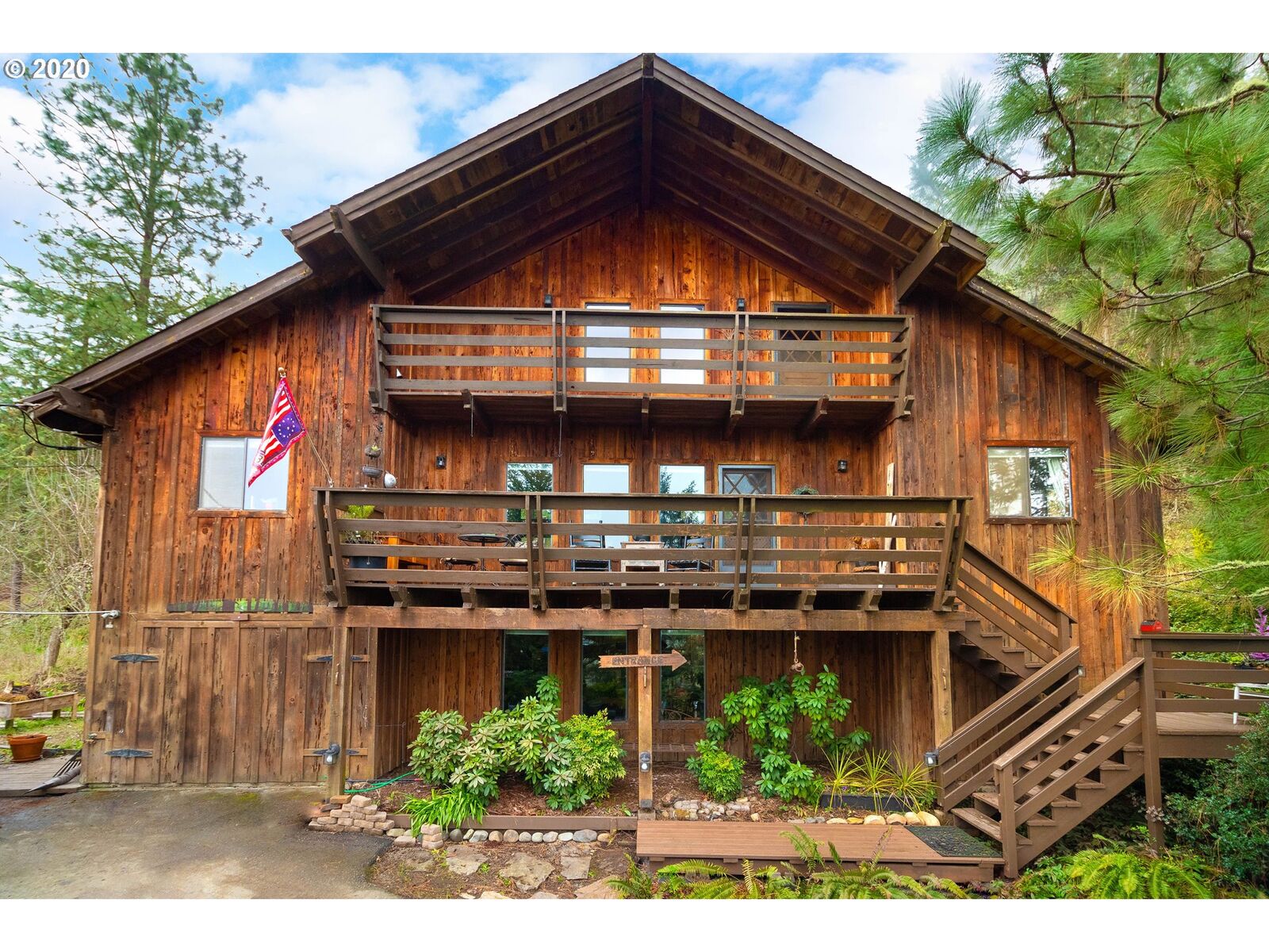 Property Photo: 466 Laurel Dr OR 97471