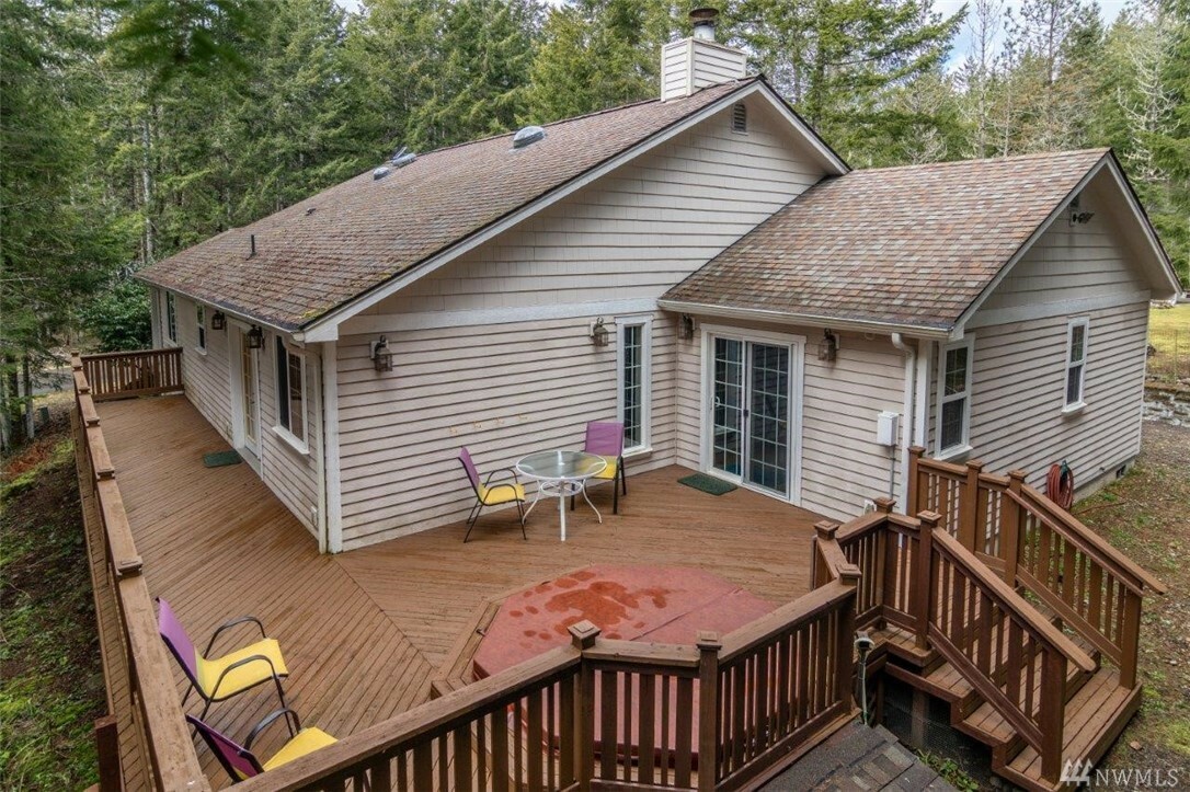 Property Photo:  161 N Hamma Hamma Dr E  WA 98548 