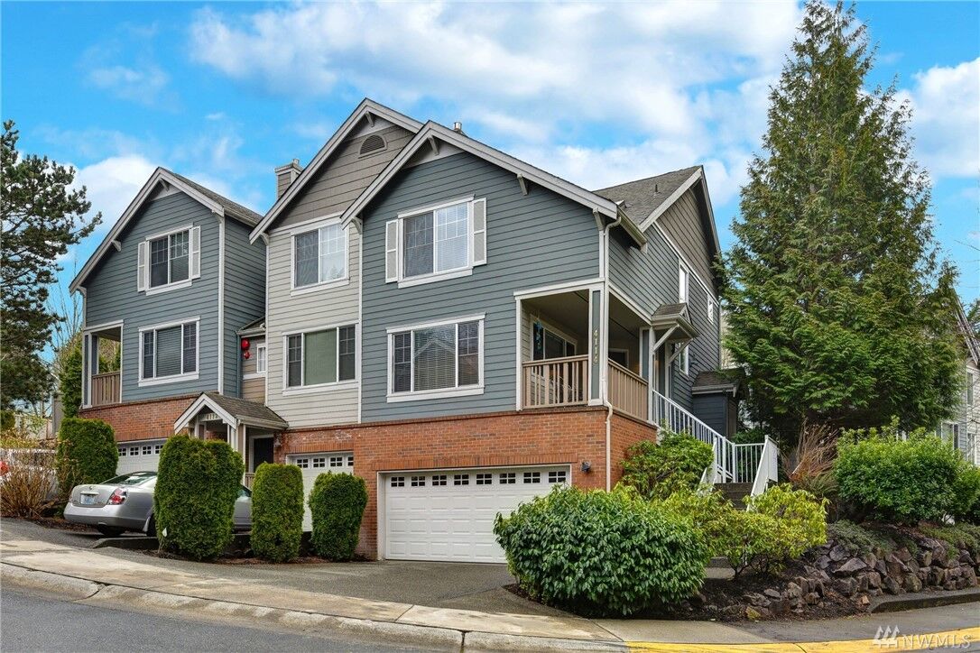 Property Photo: 4114 248th Court SE 84 WA 98029