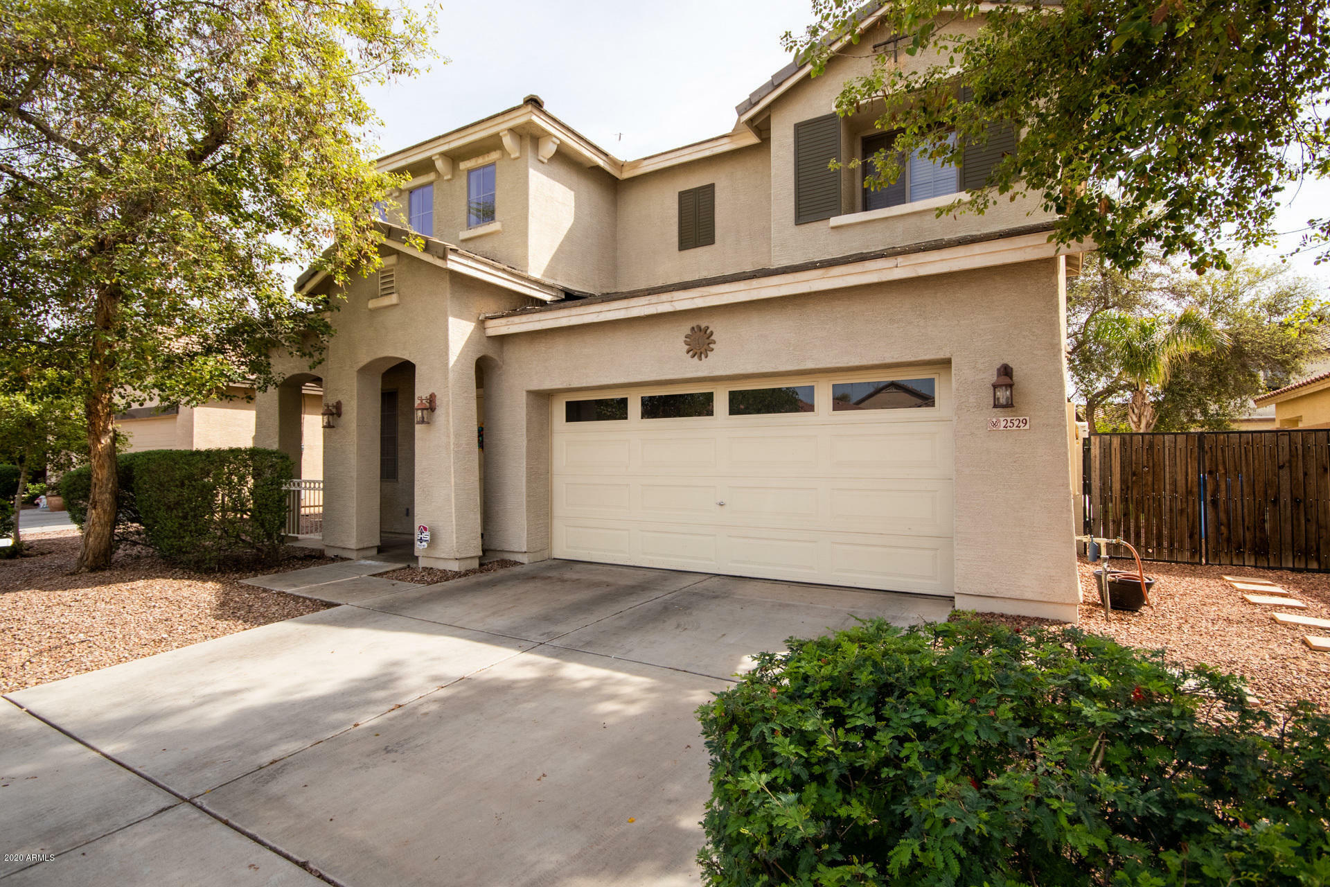 Property Photo:  2529 W Alta Vista Road  AZ 85041 