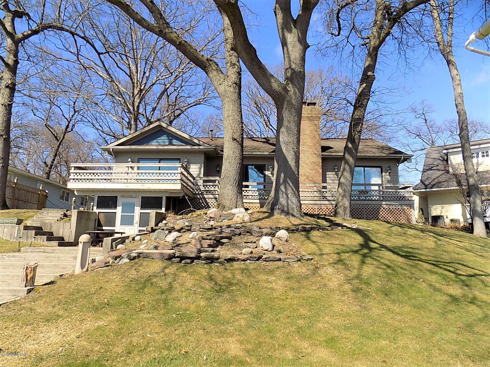 Property Photo: 580 Lawn Avenue MI 49424