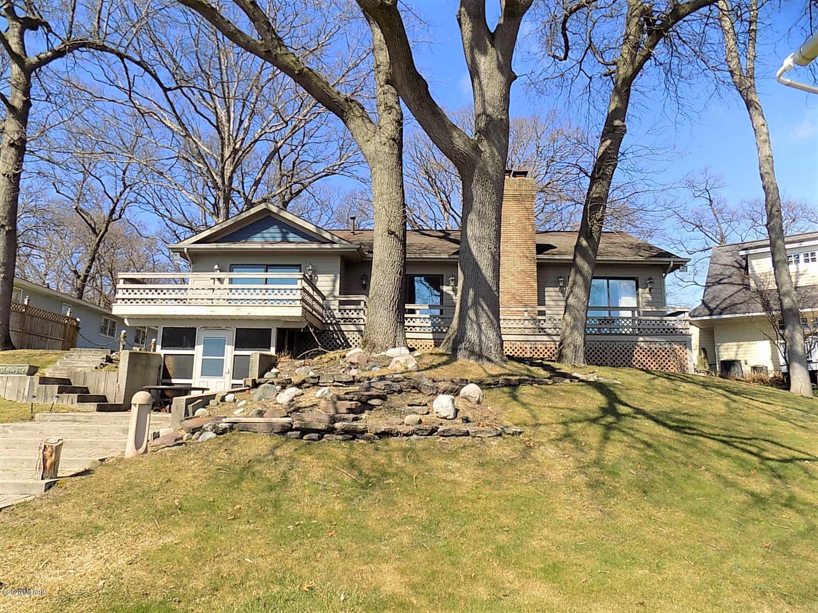 Property Photo:  580 Lawn Avenue  MI 49424 