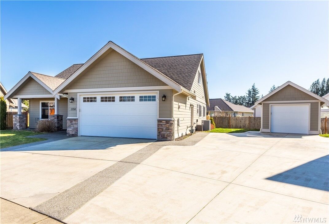 Property Photo: 1358 Pearl Loop WA 98264